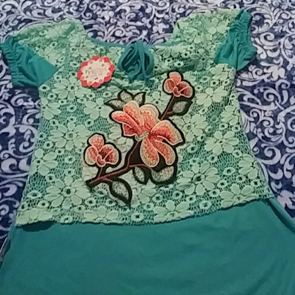 Girl top teal rose buetifull more info down below